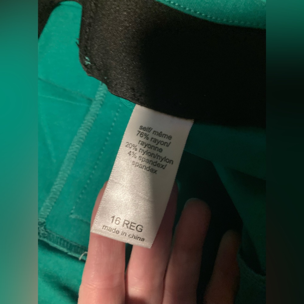 Maurices brand, size 16,gorgeous shade of green, cute and comfy pants - Picture 4 of 7